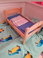 Houten kinderbedje, Kinderen en Baby's, Ophalen of Verzenden, Zo goed als nieuw, Minder dan 140 cm, Matras