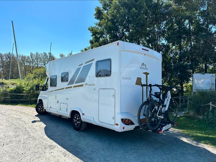Camper Mooveo 6.95 mtr, Caravans en Kamperen, Campers, Particulier, tot en met 2, Half-integraal, Overige merken, Overige merken