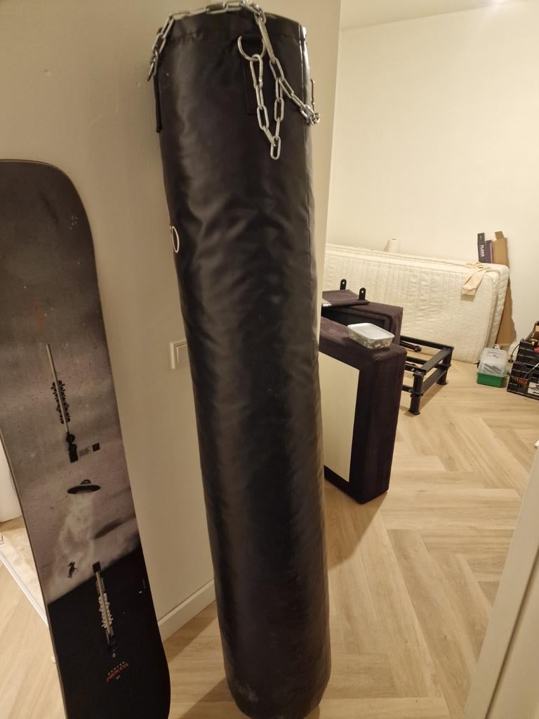 Bokszak 180cm met muurstandaard en schroeven, Sport en Fitness, Vechtsporten en Zelfverdediging, Ophalen of Verzenden, Gebruikt