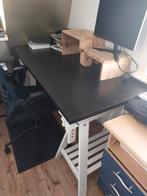 In hoogte verstelbaar bureau, Huis en Inrichting, Bureaus, Ophalen of Verzenden, In hoogte verstelbaar, Zo goed als nieuw