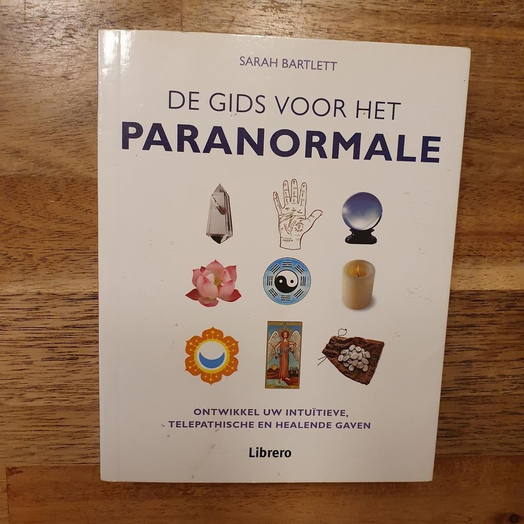 De Gids voor het Paranormale - Sarah Bartlett, Boeken, Achtergrond en Informatie, Spiritualiteit algemeen, Ophalen of Verzenden