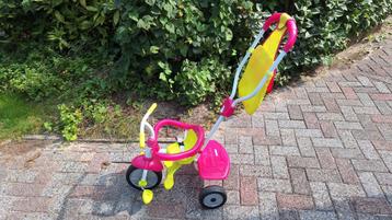 Gratis driewieler.Met duwstang/ tasje en beschermrand. beschikbaar voor biedingen
