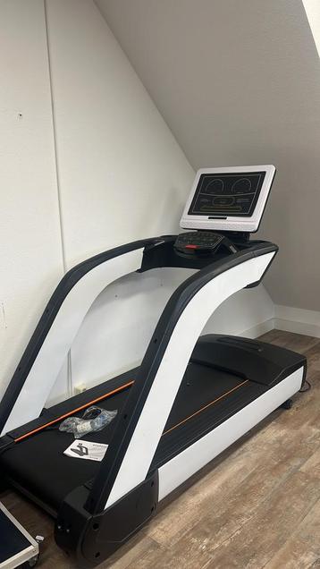 Gloednieuwe Iron Master hardloopband beschikbaar voor biedingen