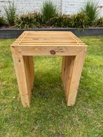 Houten bijzettafel, Huis en Inrichting, Tafels | Bijzettafels, Ophalen, Minder dan 55 cm, Zo goed als nieuw, Rechthoekig