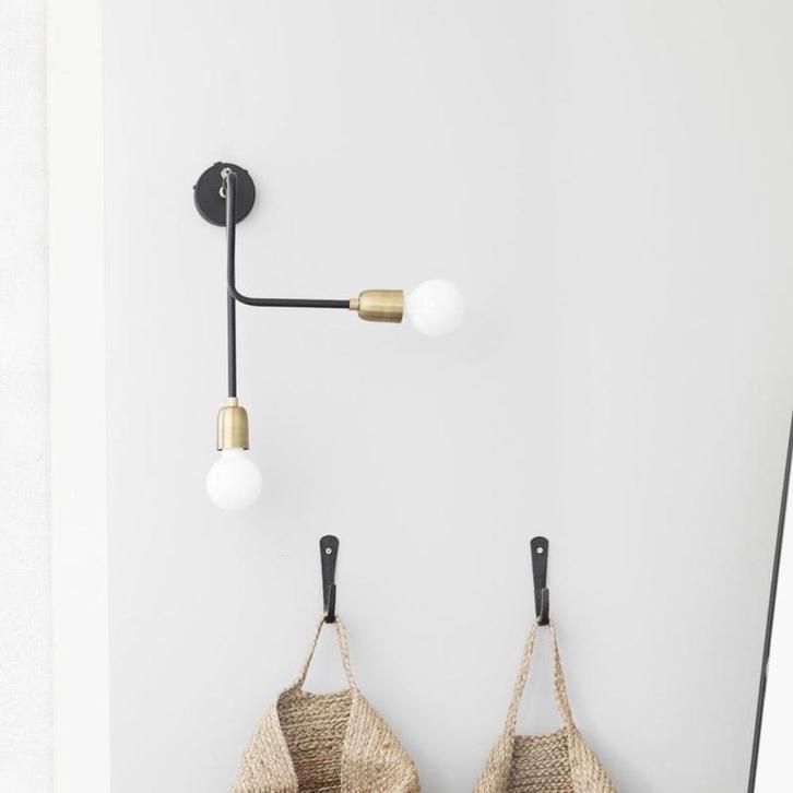 House Doctor Molecular industriële wandlamp, zwart-messing, Huis en Inrichting, Lampen | Wandlampen, Nieuw, Metaal, Overige materialen