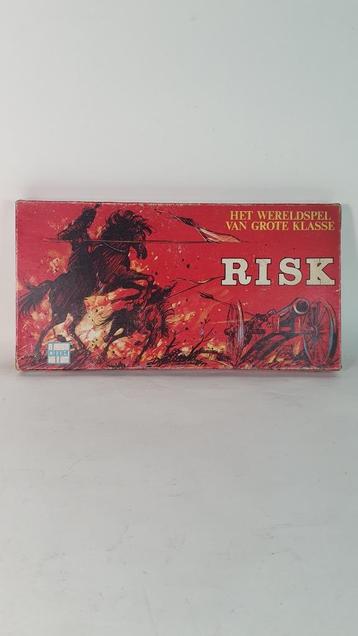 Risk, vintage rode doos van Clipper, 1976. 8C9 beschikbaar voor biedingen