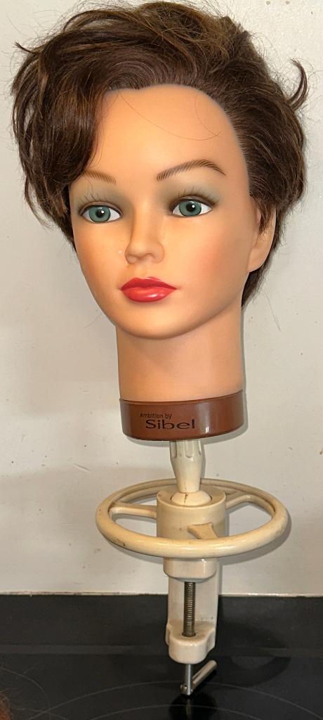 Sibel oefen hoofd voor de kapper Ambition By Sibel echt haar, Sieraden, Tassen en Uiterlijk, Uiterlijk | Haarverzorging, Zo goed als nieuw