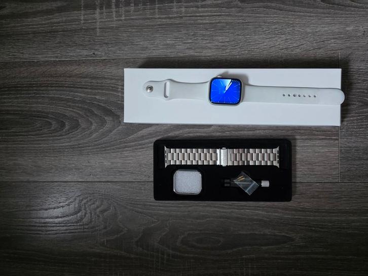 Apple watch series 8 45mm incl accesoires, Sieraden, Tassen en Uiterlijk, Smartwatches, Zo goed als nieuw, iOS, Zilver, Afstand