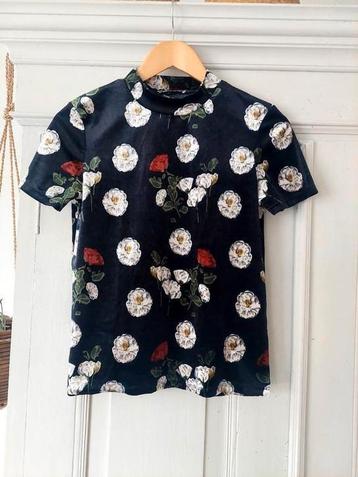 Mt S zwart fluwelen shirt Zara, gebloemd beschikbaar voor biedingen