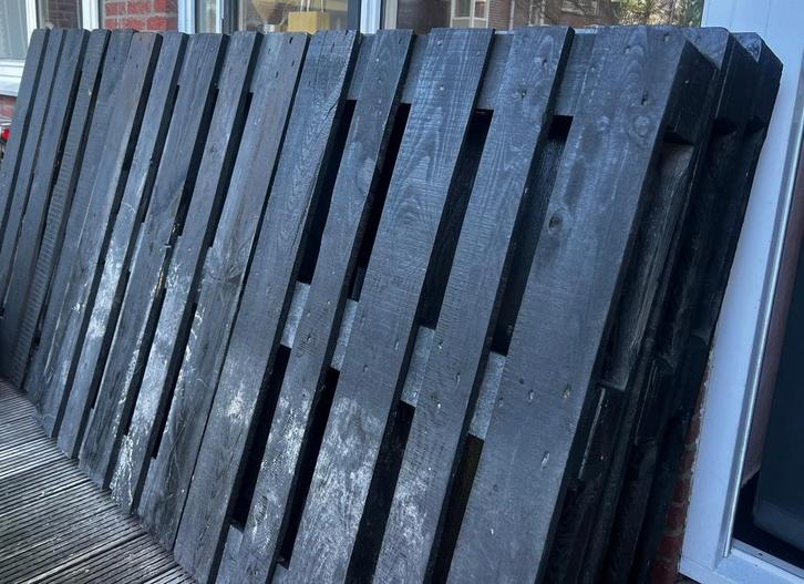 Pallets (zwart), Doe-het-zelf en Verbouw, Hout en Planken, Zo goed als nieuw, Pallet, Overige houtsoorten, Minder dan 200 cm, Minder dan 25 mm