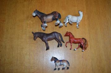 Paarden 5 totaal waarvan 2 van Schleich beschikbaar voor biedingen