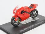 79855: Yamaha YZR-M1 - Max Biaggi - 2002 - Atlas 1:24, Hobby en Vrije tijd, Modelauto's | 1:24, Ophalen of Verzenden, Zo goed als nieuw