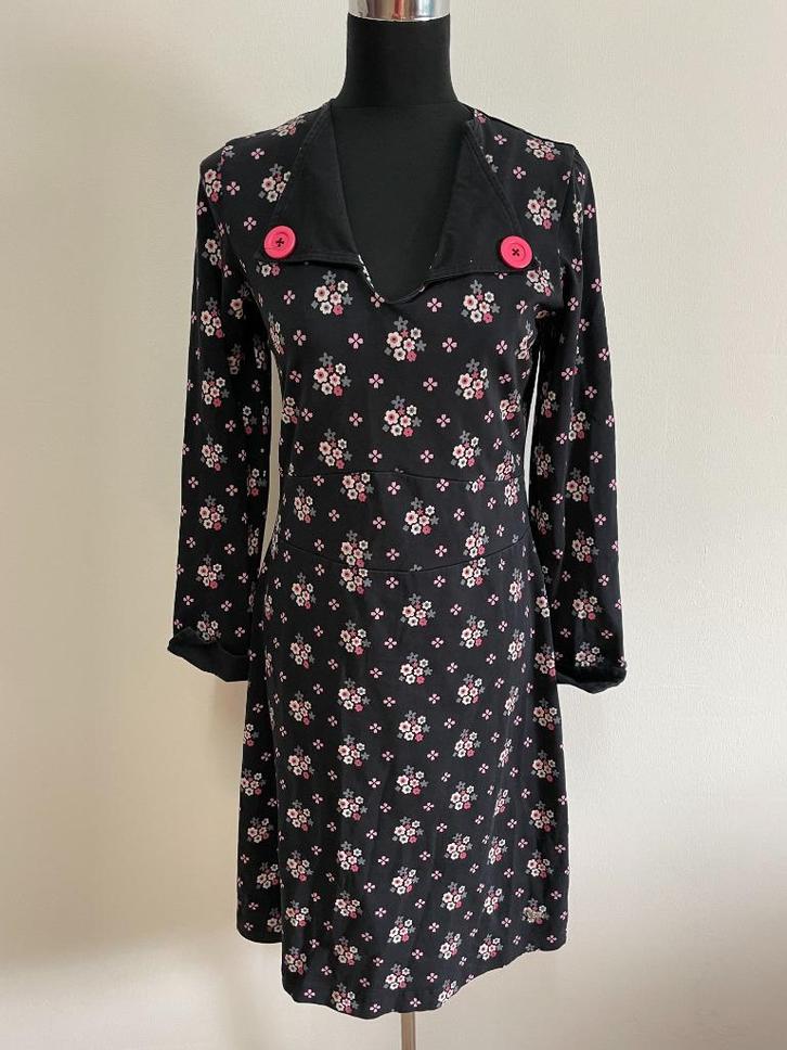 J192 - Fleurige Tante Betsy jurk maat M (1), Kleding | Dames, Jurken, Zo goed als nieuw, Maat 38/40 (M), Knielengte, Ophalen of Verzenden