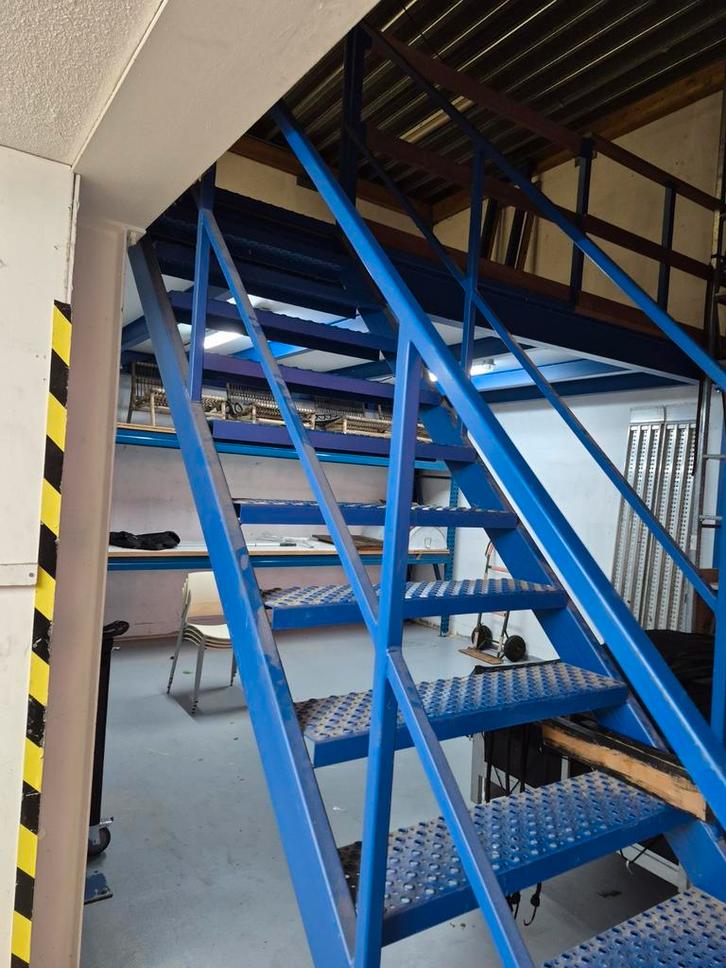 Blauwe metalen trap, Doe-het-zelf en Verbouw, Ladders en Trappen, Ophalen