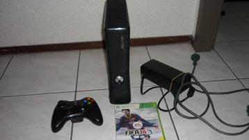 Xbox 360 met controller en spel beschikbaar voor biedingen