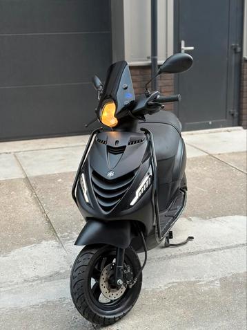 Piaggio zip 4t 3v mat zwart full option 2020 beschikbaar voor biedingen