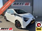 Toyota Aygo 1.0 VVT-i x-joy Delear onderhouden Camera Airco, Stof, Gebruikt, 4 stoelen, Wit