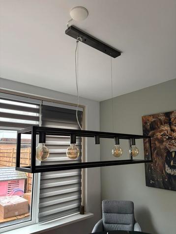 Industriële lamp beschikbaar voor biedingen