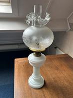 Oude olielamp met glazen kap, Ophalen