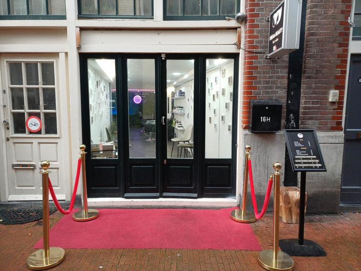 Salon overname (Amsterdam), Zakelijke goederen, Exploitaties en Overnames