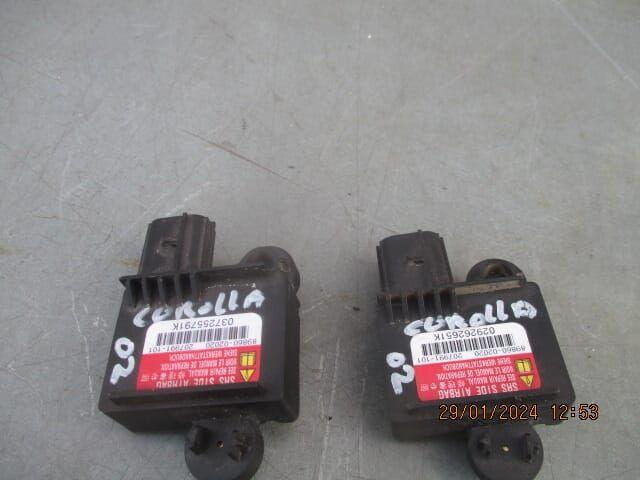 Airbagsensor rechts voor Toyota Corolla (E12) ‘01-04, Auto-onderdelen, Dashboard en Schakelaars, Toyota, Gebruikt, Ophalen of Verzenden