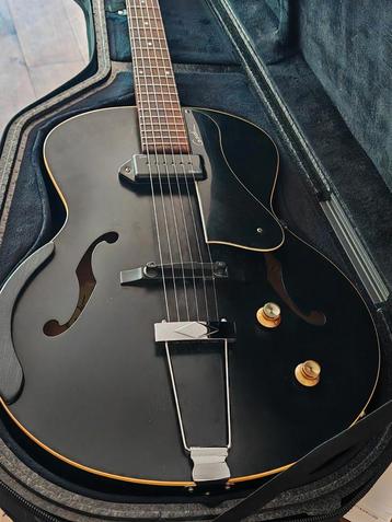 Godin 5th Avenue archtop  beschikbaar voor biedingen
