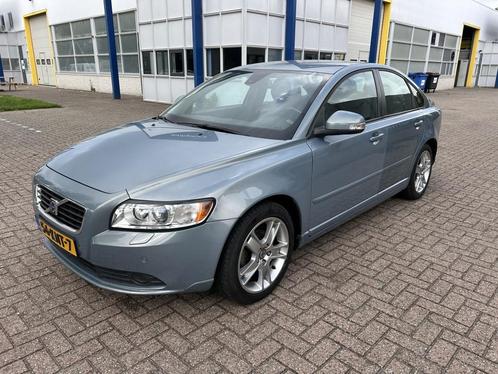 Volvo S40 2.0 Momentum 146PK 2e EIG XENON LEER TRHK NAP!, Auto's, Volvo, S40, ABS, Airbags, Airconditioning, Bluetooth, Boordcomputer