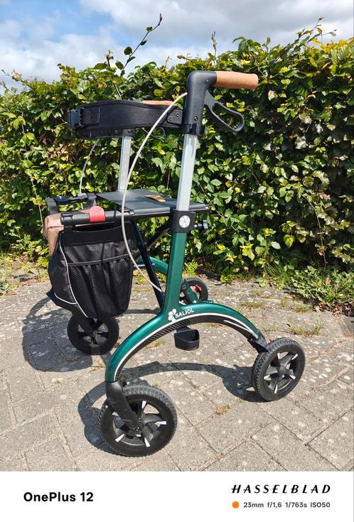 Saljol lichtgewicht rollator 5,6 kilo van carbon, Diversen, Rollators, Zo goed als nieuw, Lichtgewicht, Opvouwbaar, Ophalen of Verzenden