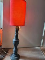Mooie lamp met roze kap en houten voet, Ophalen, Hout, Gebruikt, Minder dan 100 cm