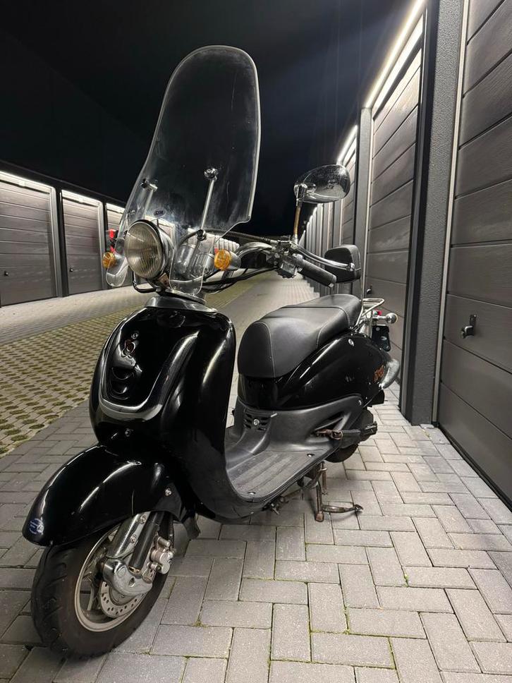 Agm Retro snorscooter 2014 - 4762 km, Fietsen en Brommers, Snorfietsen en Snorscooters, Gebruikt, Overige merken, Benzine, Ophalen