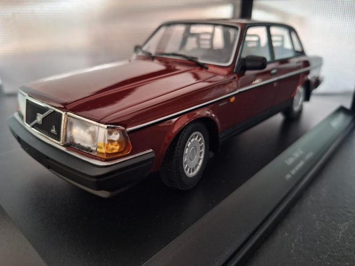 Volvo 240 GL 1986 Schaal 1:18, Hobby en Vrije tijd, Modelauto's | 1:18, Nieuw, Auto, MiniChamps, Ophalen of Verzenden