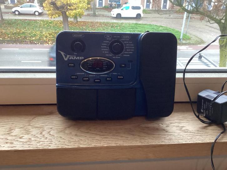 Behringer V-Amp Multi-Effect met Adapter, Muziek en Instrumenten, Effecten, Zo goed als nieuw, Multi-effect, Ophalen of Verzenden