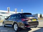 Skoda Superb Combi 1.6 TDI Style|Sfeer Leer Carplay Camera, Auto's, Skoda, Euro 6, 4 cilinders, Bruin, 23 km/l