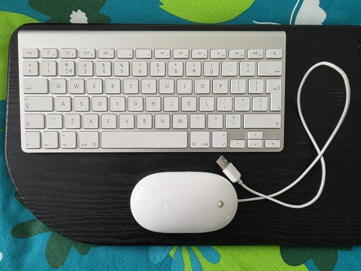 Apple Magic Keyboard + Apple Mighty Mouse, Computers en Software, Toetsenborden, Zo goed als nieuw, Qwerty, Draadloos, Toetsenbord en muis-set