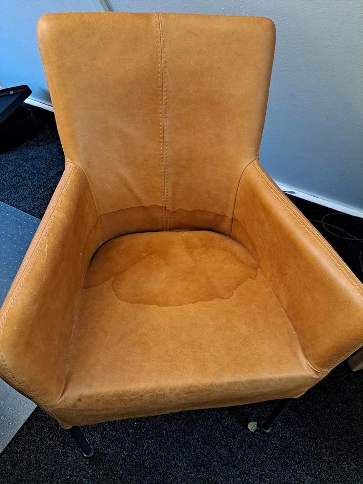 Luxe echt leren stoel met wieltjes incl watervlek, Huis en Inrichting, Stoelen, Gebruikt, Eén, Leer, Bruin, Ophalen