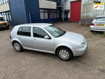 Volkswagen Golf 1.6-16V Sportline beschikbaar voor biedingen