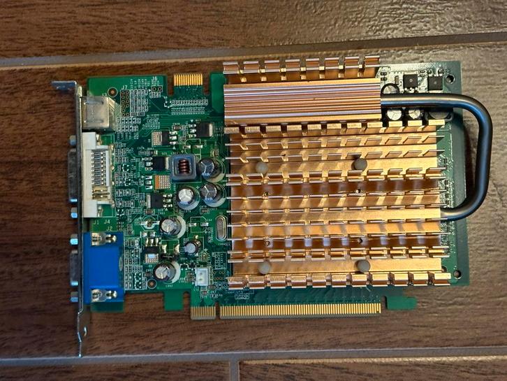 Nvidia 7600GS 512MB GPU PCIx videokaart, Computers en Software, Videokaarten, Gebruikt, Nvidia, PCI-Express 2.0, GDDR2, DVI, VGA