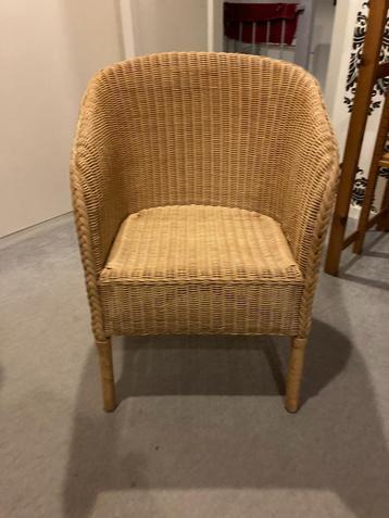 Grenen dressoir beschikbaar voor biedingen