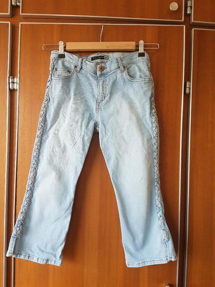 Watcher driekwart spijkerbroek, maat 36 Met kabel design, Kleding | Dames, Spijkerbroeken en Jeans, Nieuw, W28 - W29 (confectie 36)