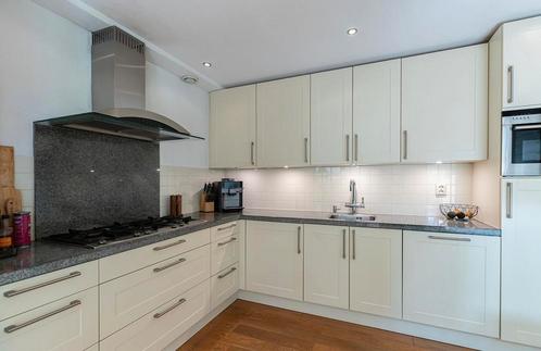 L vorminge keuken met inbouwapparatuur, Huis en Inrichting, Keuken | Complete keukens, Zo goed als nieuw, Wit, Graniet of Steen