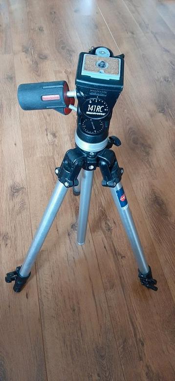 Manfrotto 290 Tripod + Manfrotto 141RC Head beschikbaar voor biedingen