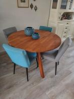 Ronde massief houten tafel met 4 moderne stoelen, Ophalen, Gebruikt, Rond, Modern
