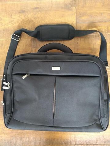 Laptop tas zwart beschikbaar voor biedingen