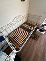 IKEA bed + lattenbodem + antislip mat voor matras, Huis en Inrichting, Slaapkamer | Bedden, Ophalen, 90 cm, Eenpersoons, Wit