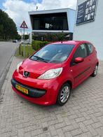 Peugeot 107 1.0 12V 3DR 2006 Rood, Voorwielaandrijving, 765 kg, 4 stoelen, 68 pk