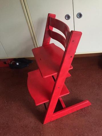 Stokke kinder meegroeistoel Rood  beschikbaar voor biedingen