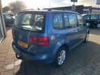 Volkswagen Touran 1.2 TSI Trendline BlueMotion 6 Bak - Clima, Auto's, Volkswagen, Euro 5, Gebruikt, Zwart, 4 cilinders