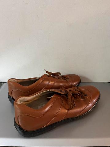 Tod’s sneakers bruin beschikbaar voor biedingen