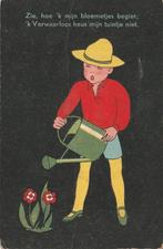 JONGEN MET GIETER UIT 1943 ZIT EEN VOUW IN DE KAART KH202, Ophalen of Verzenden, 1940 tot 1960, Gelopen, Kinderen