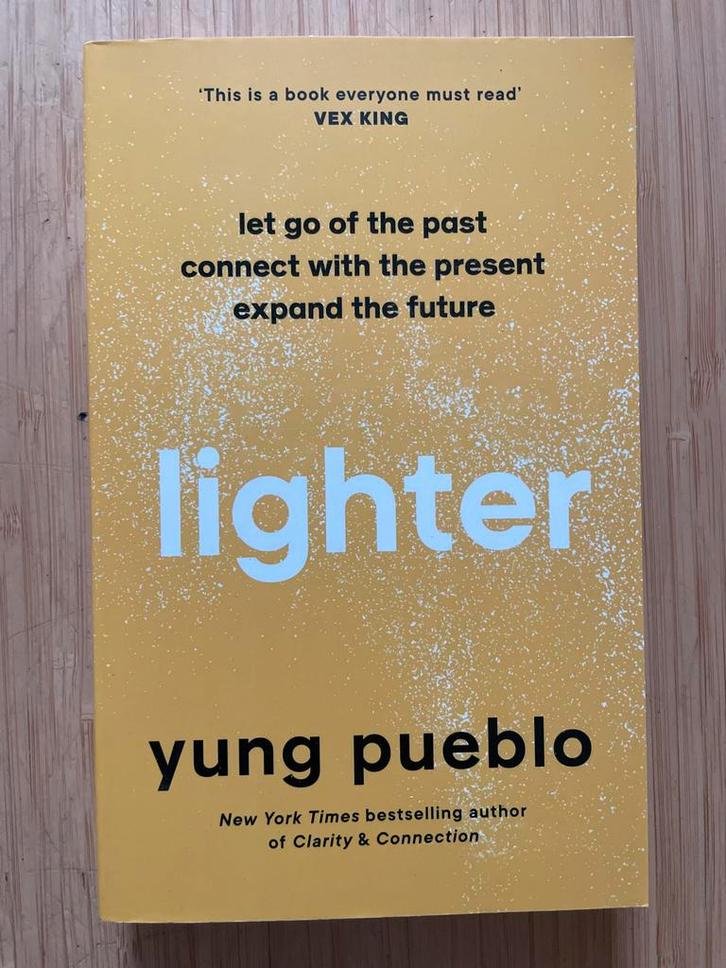Lighter - Yung Pueblo, Boeken, Psychologie, Zo goed als nieuw, Overige onderwerpen, Ophalen of Verzenden
